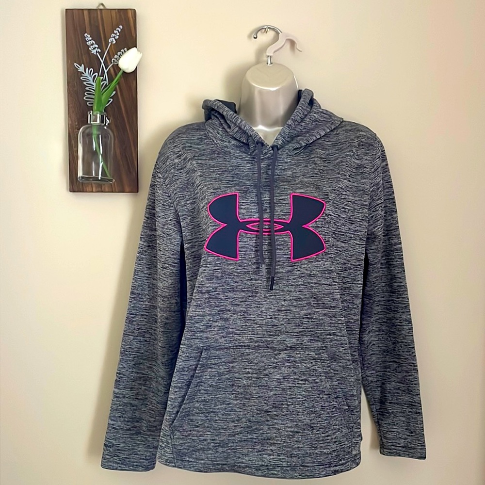 Under Armour M semi fitted grey hoodie